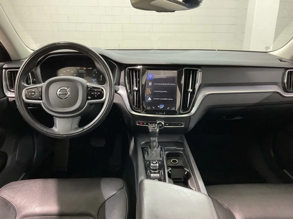 Used 2020 Crystal White Pearl Volvo T5 Momentum image 6