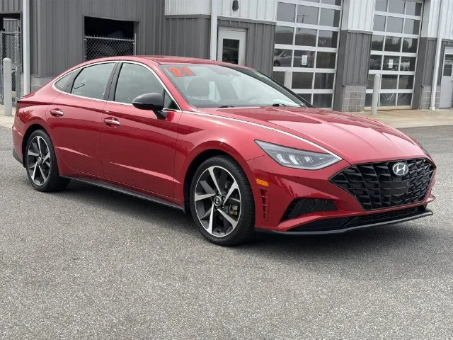 Used 2021 Red Hyundai SEL Plus image 15
