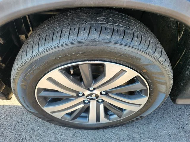 Used 2024 Gray Mitsubishi 2.0 SE image 24