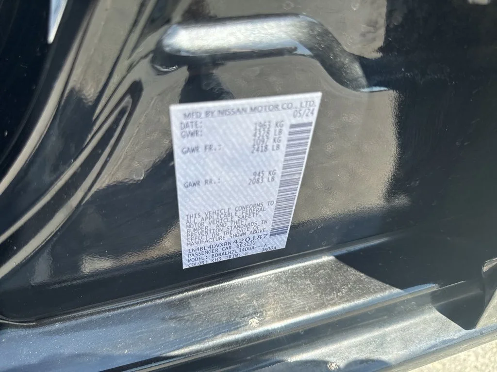 Used 2024 Black Nissan 2.5 SV image 28