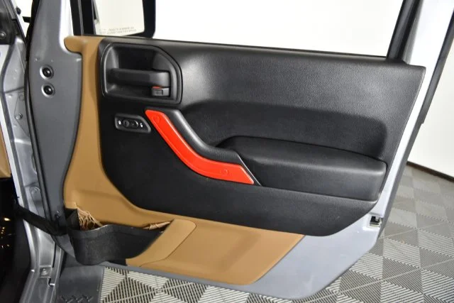 Used 2016 Silver Jeep Unlimited Sahara image 37
