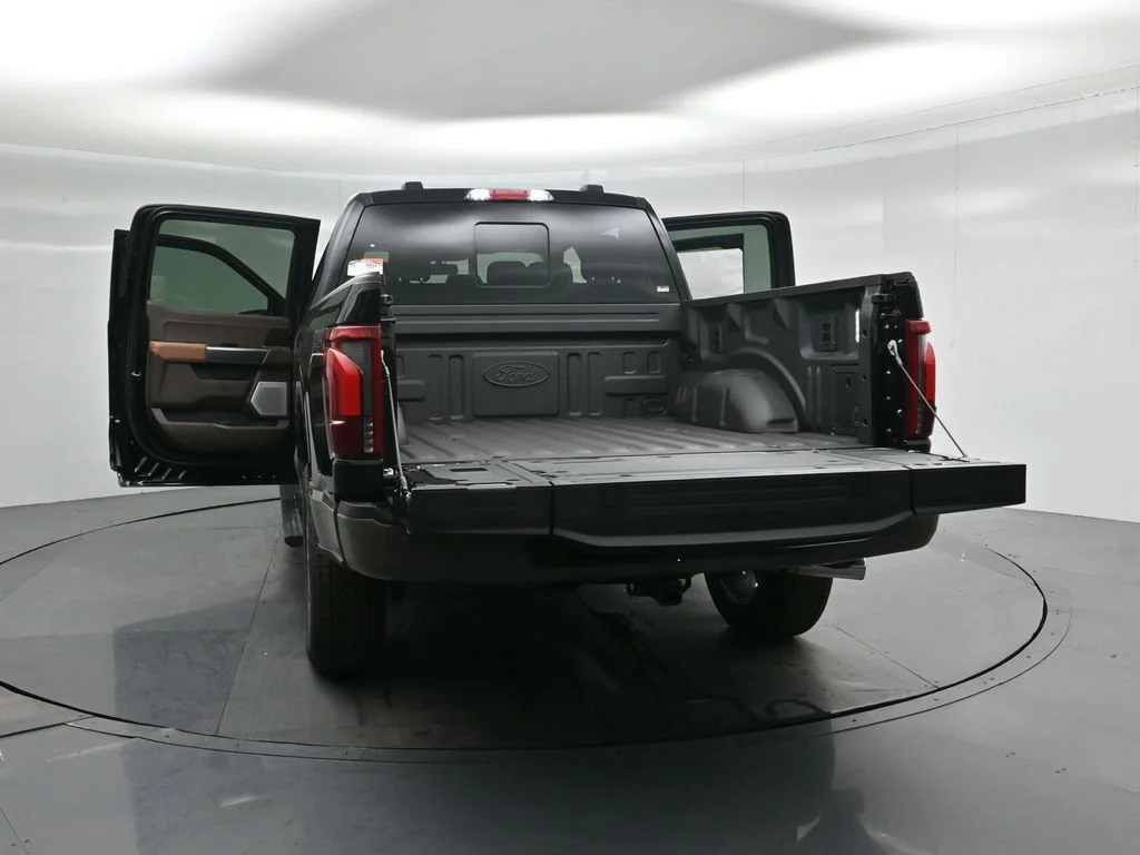 New 2026 Agate Black Metallic Ford King Ranch image 33