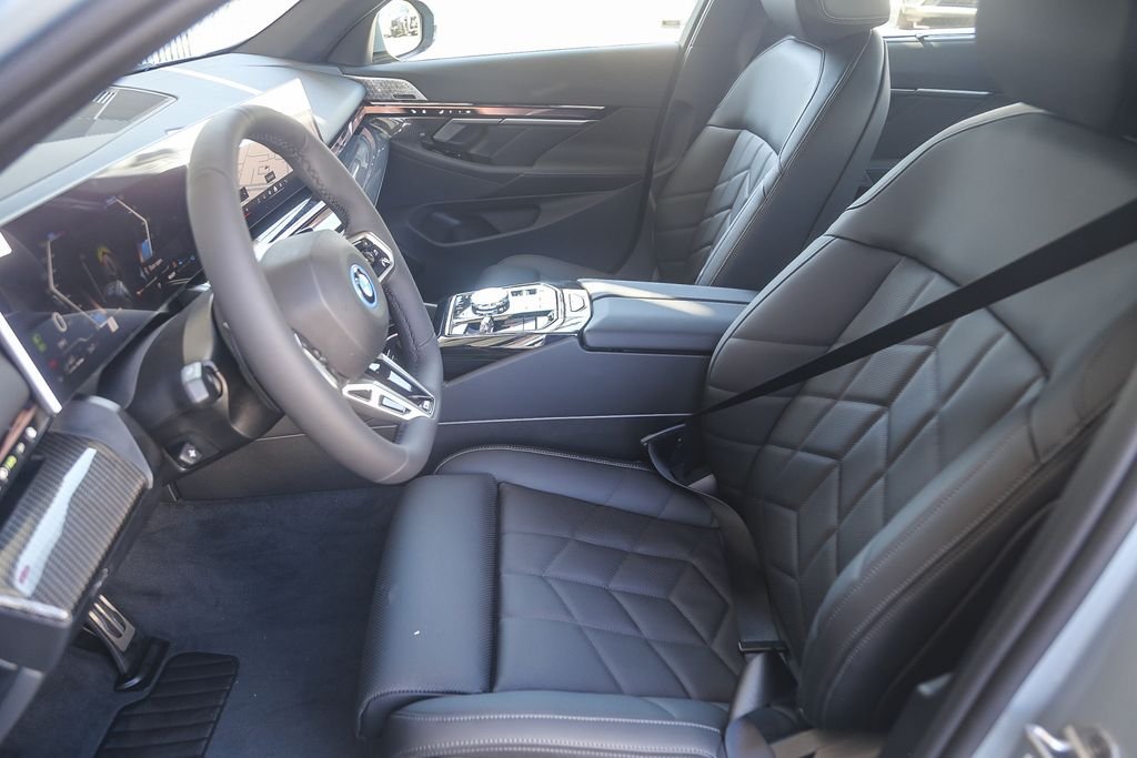 New 2027 Brooklyn Grey Metallic BMW 550e xDrive image 13
