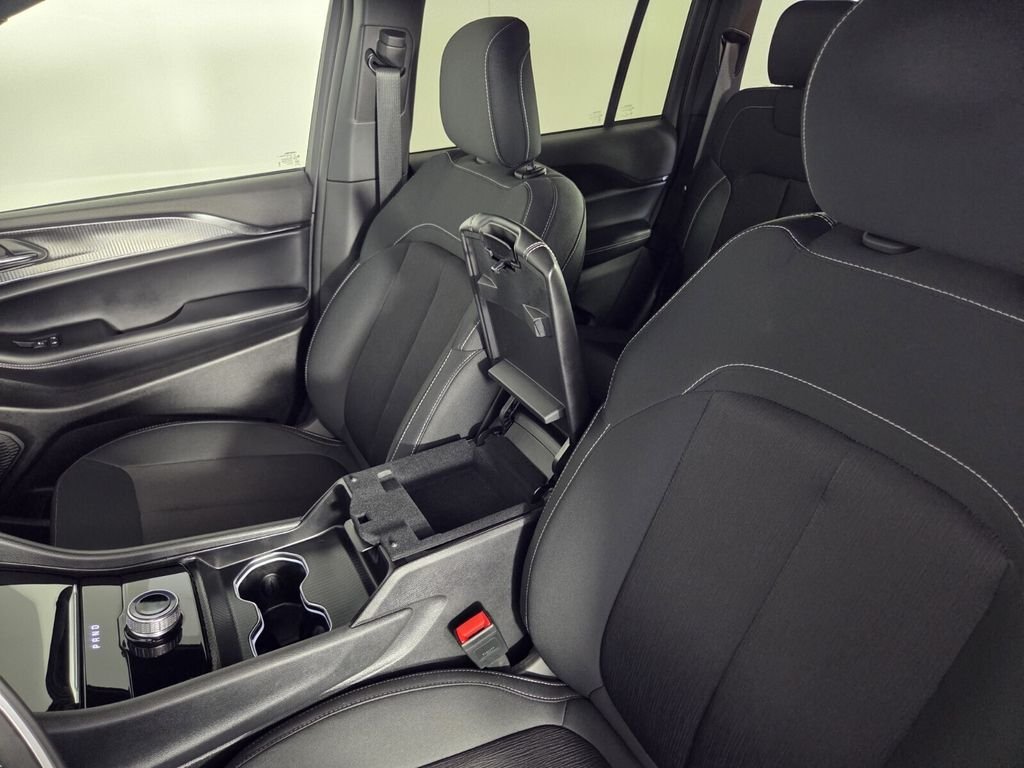 2025 Jeep Grand Cherokee Laredo - Photo 23
