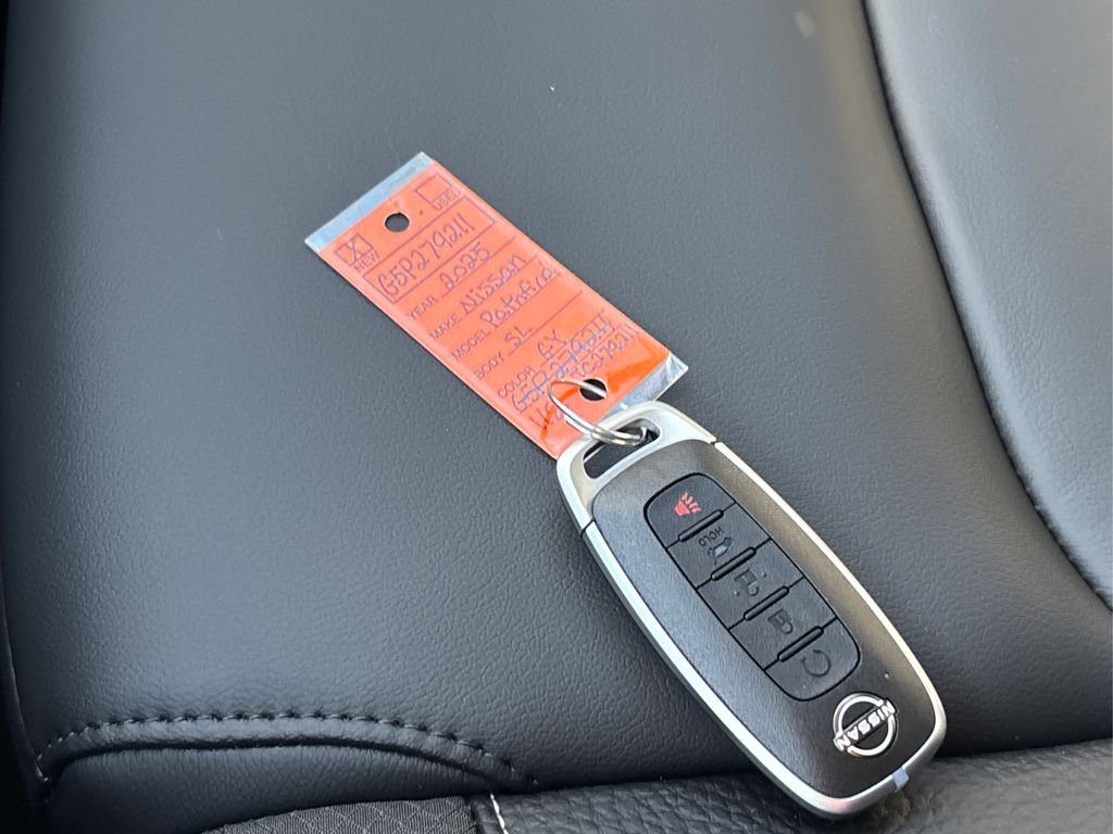 2025 Nissan Pathfinder SL - Photo 25