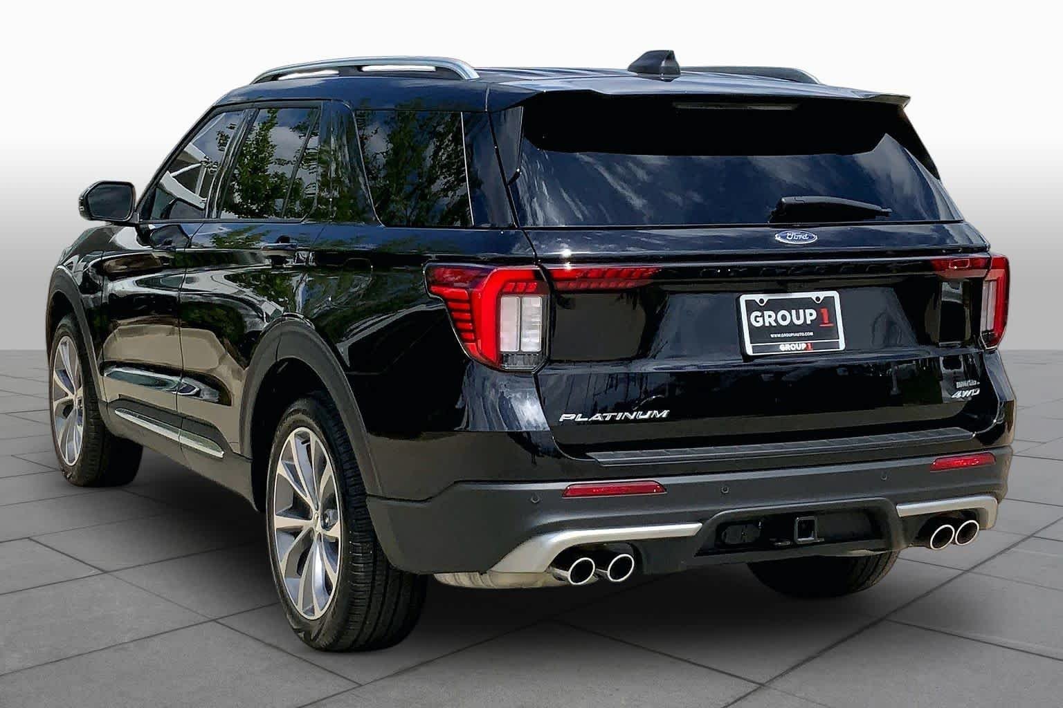Used 2025 Agate Black Metallic Ford Platinum image 12