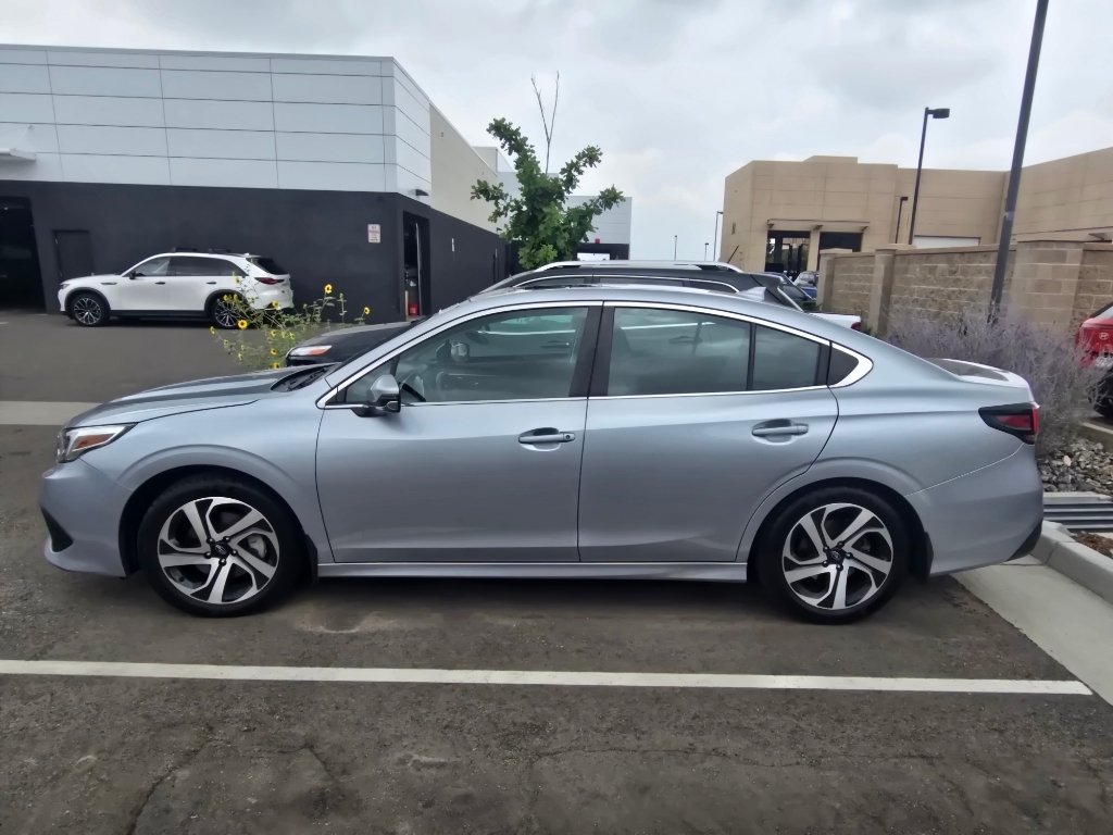 Used 2022 Ice Silver Metallic Subaru Limited image 12
