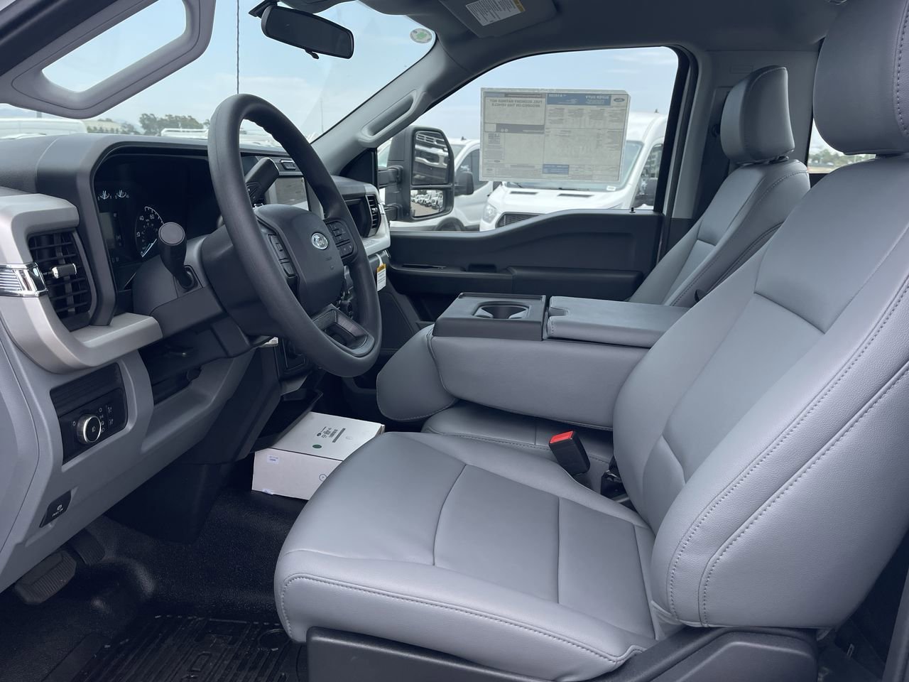 New 2025 Oxford White Ford XL image 17