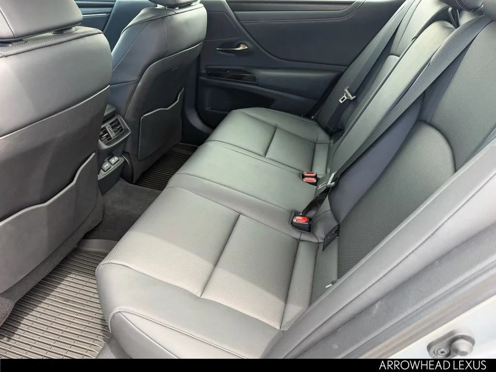Used 2025 Silver Lexus 300h image 17