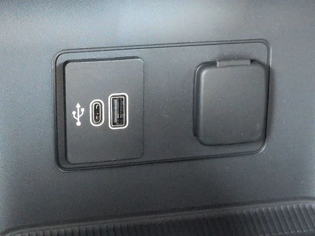 New 2026 Agate Black Metallic Ford Platinum™ image 22