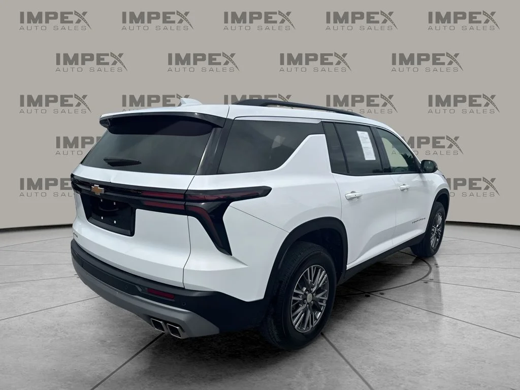 Used 2025 White Chevrolet LT image 5