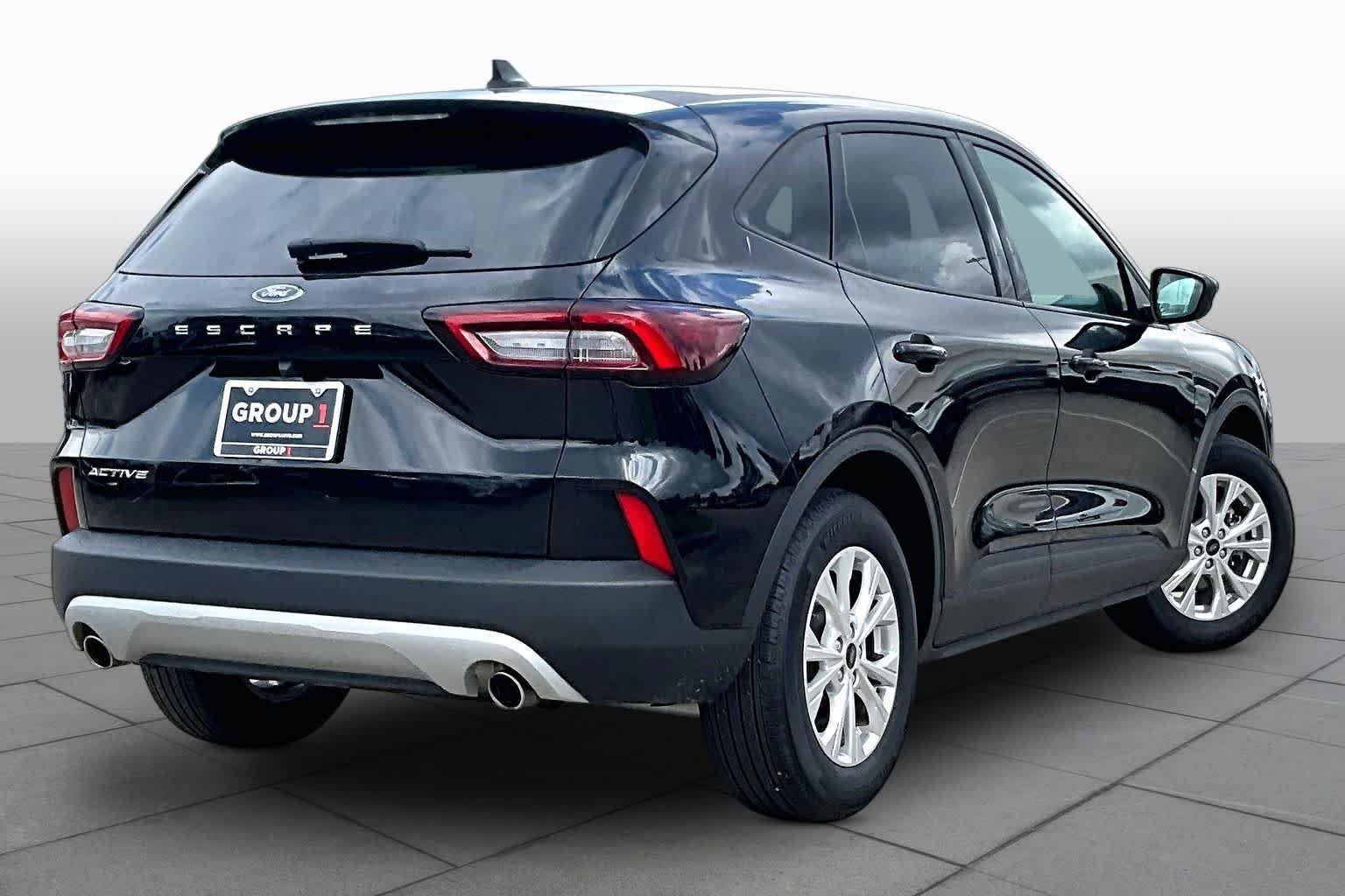 Used 2025 Agate Black Metallic Ford Active image 11
