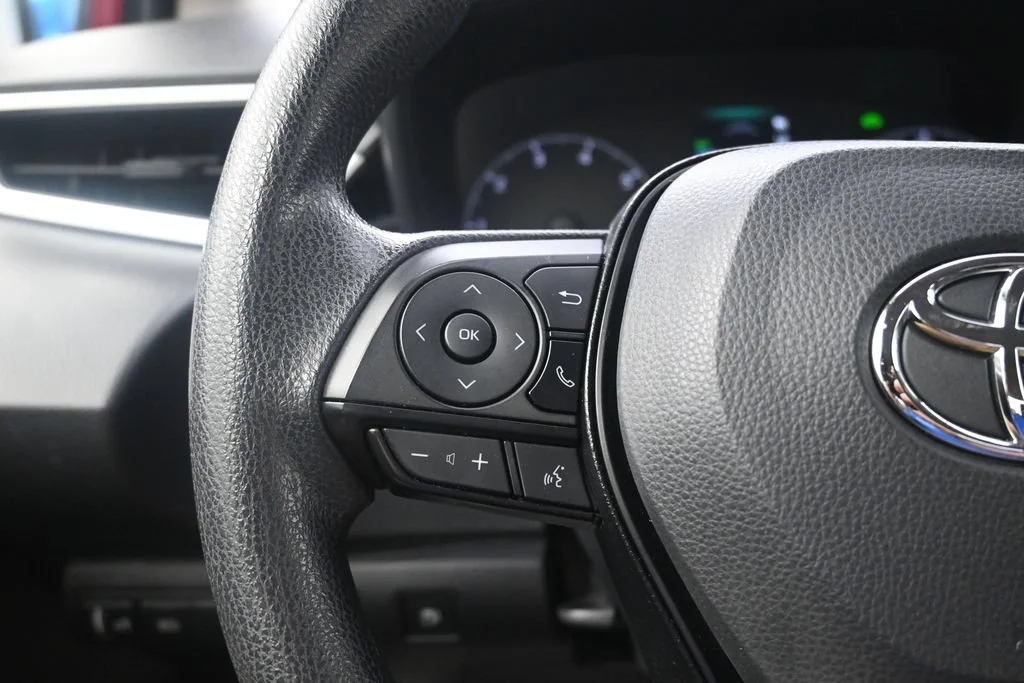 2025 Toyota Corolla LE - Photo 21