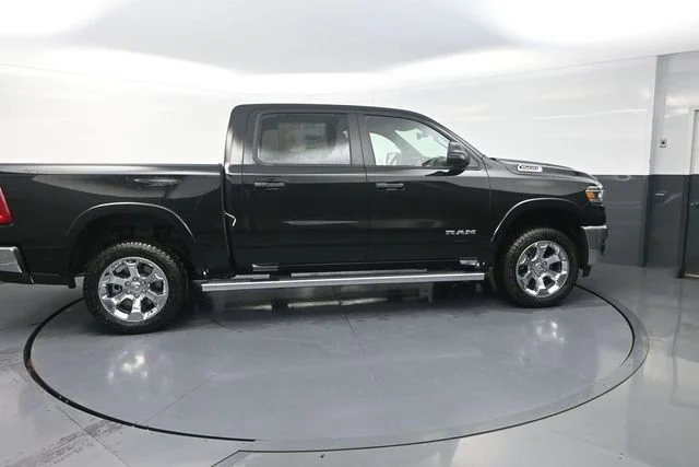 New 2026 Diamond Black Crystal Pearl-Coat Exterior Paint RAM Big Horn/Lone Star image 10