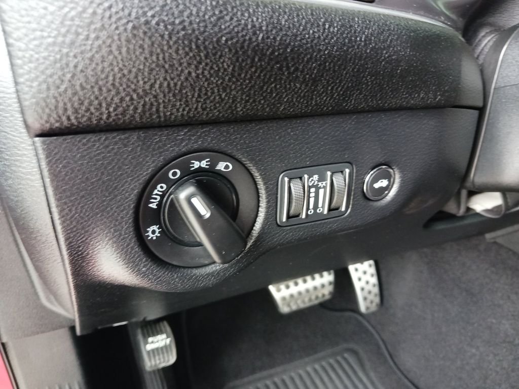 Used 2020 Red Dodge SRT Hellcat image 35