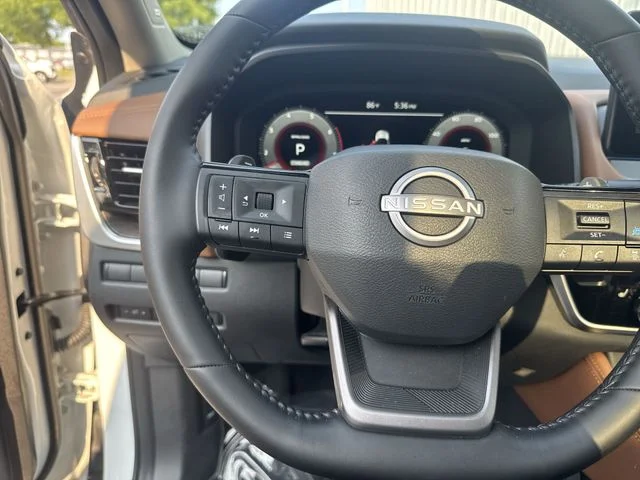 Used 2025 White Nissan Platinum image 18