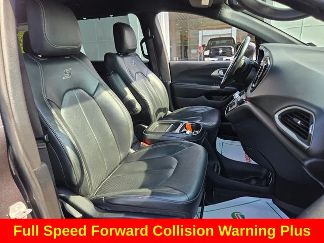 Used 2020 Gray Chrysler Launch Edition image 20