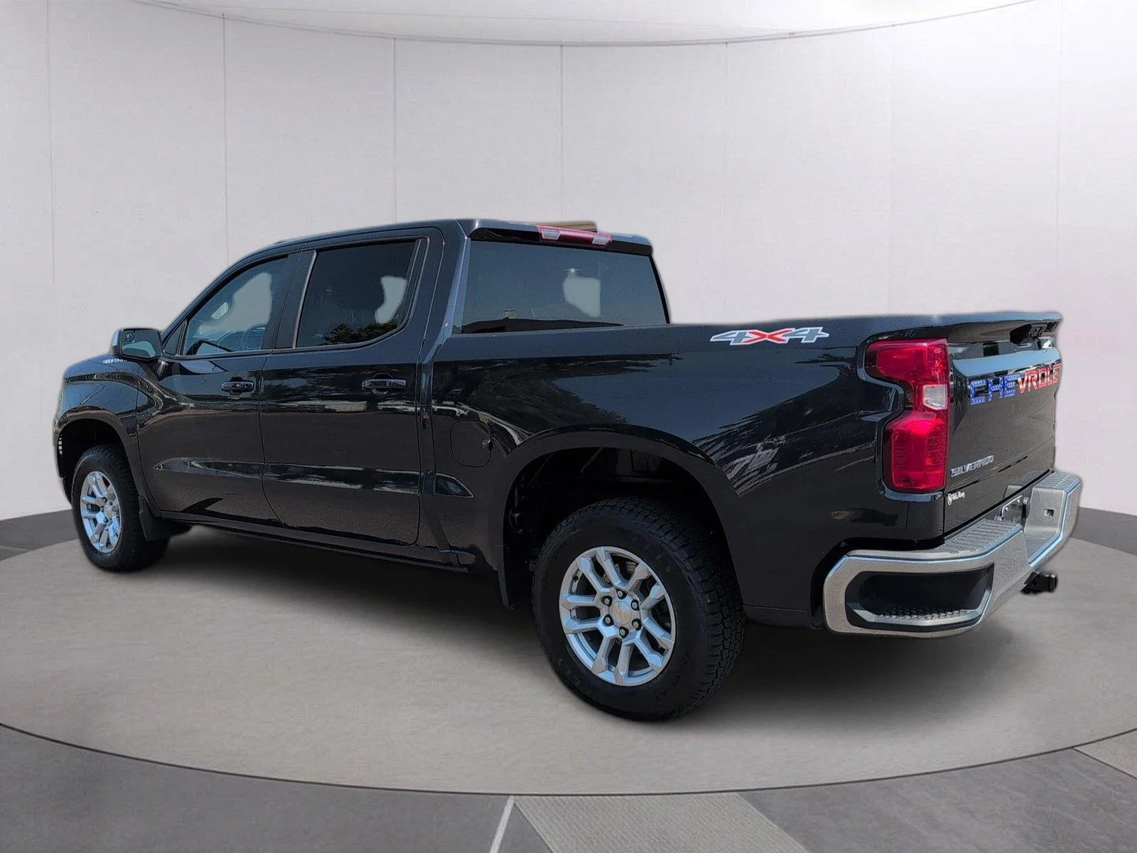 Used 2023 DARK ASH METALLIC Chevrolet LT image 5