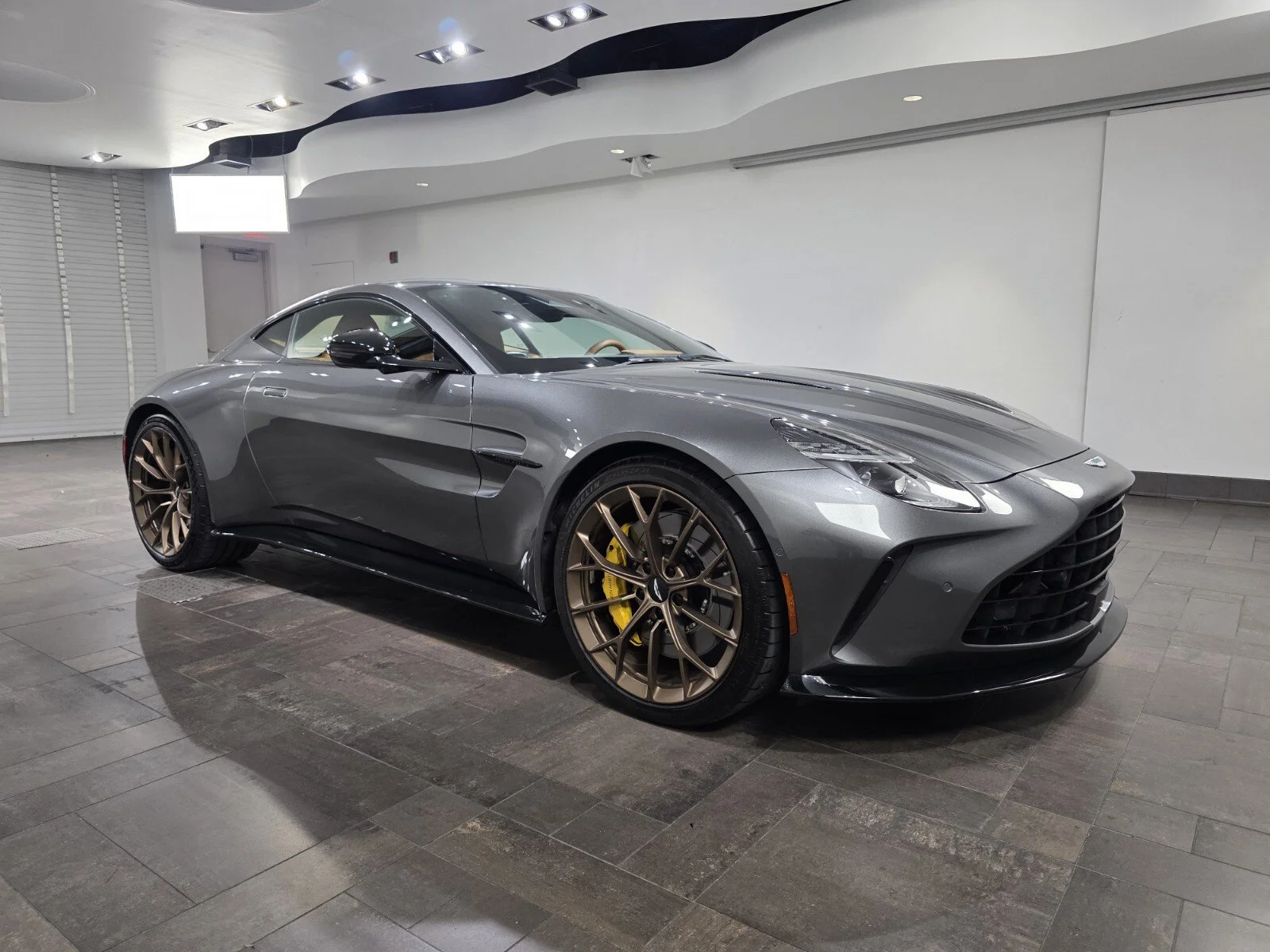 2025 Aston Martin Vantage