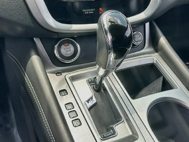 Used 2019 Cayenne Red Pearl Metallic Nissan SL image 17