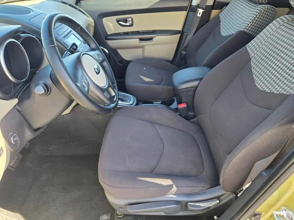 Used 2013 Green Kia Exclaim image 13