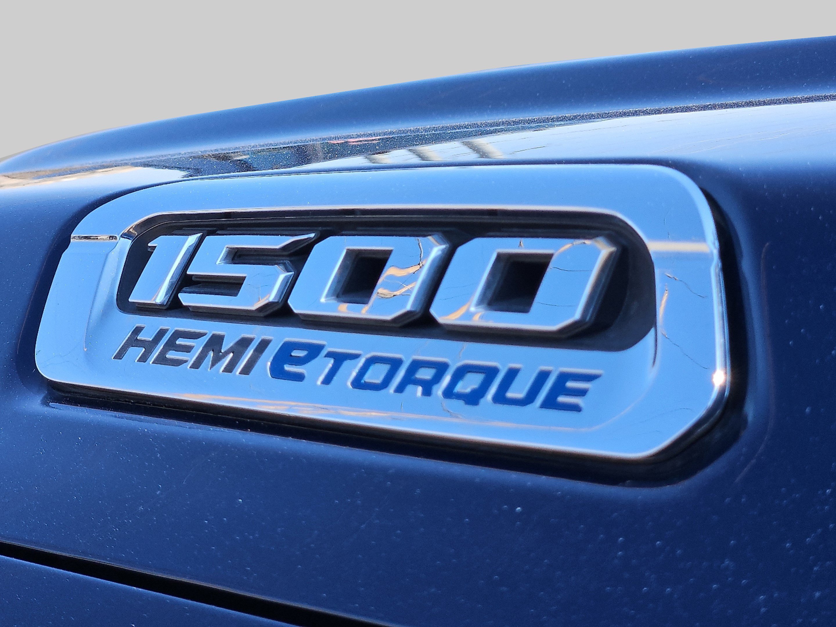 Used 2022 Patriot Blue Pearlcoat Ram Laramie image 29