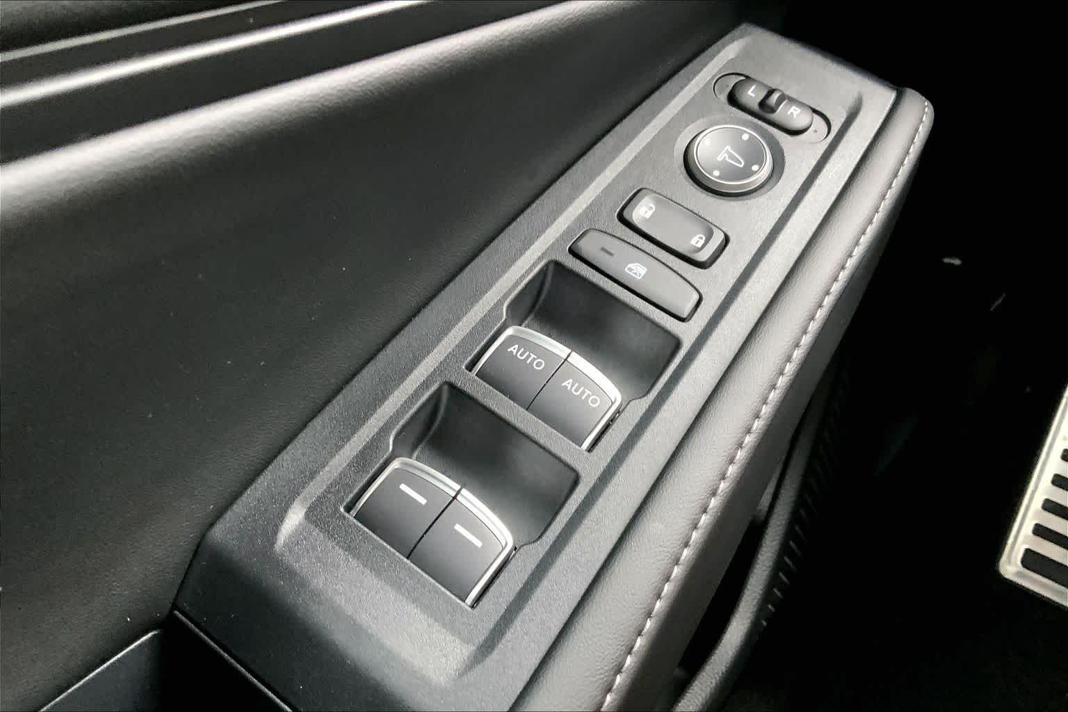 Used 2025 Crystal Black Pearl Honda Sport image 34
