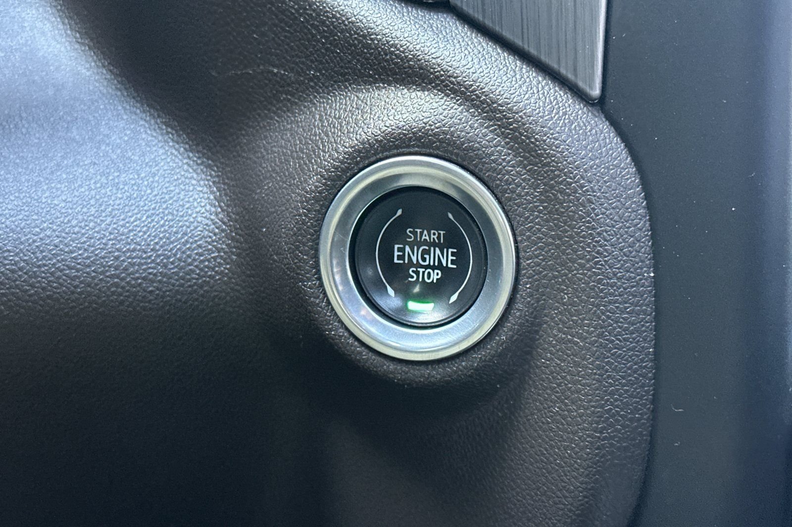 Used 2019  GMC Denali image 22