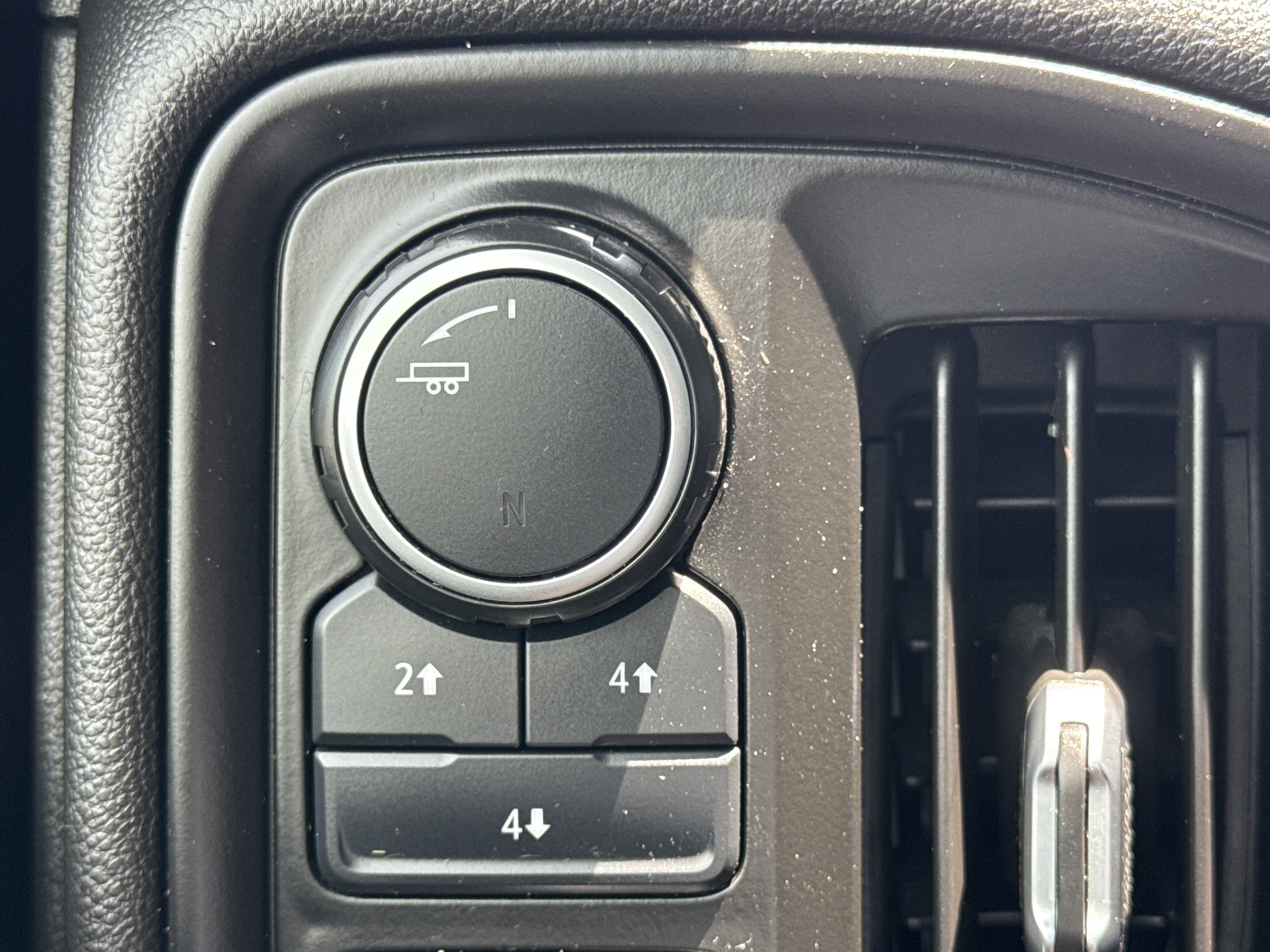 Used 2020 Summit White Chevrolet 4WD image 15