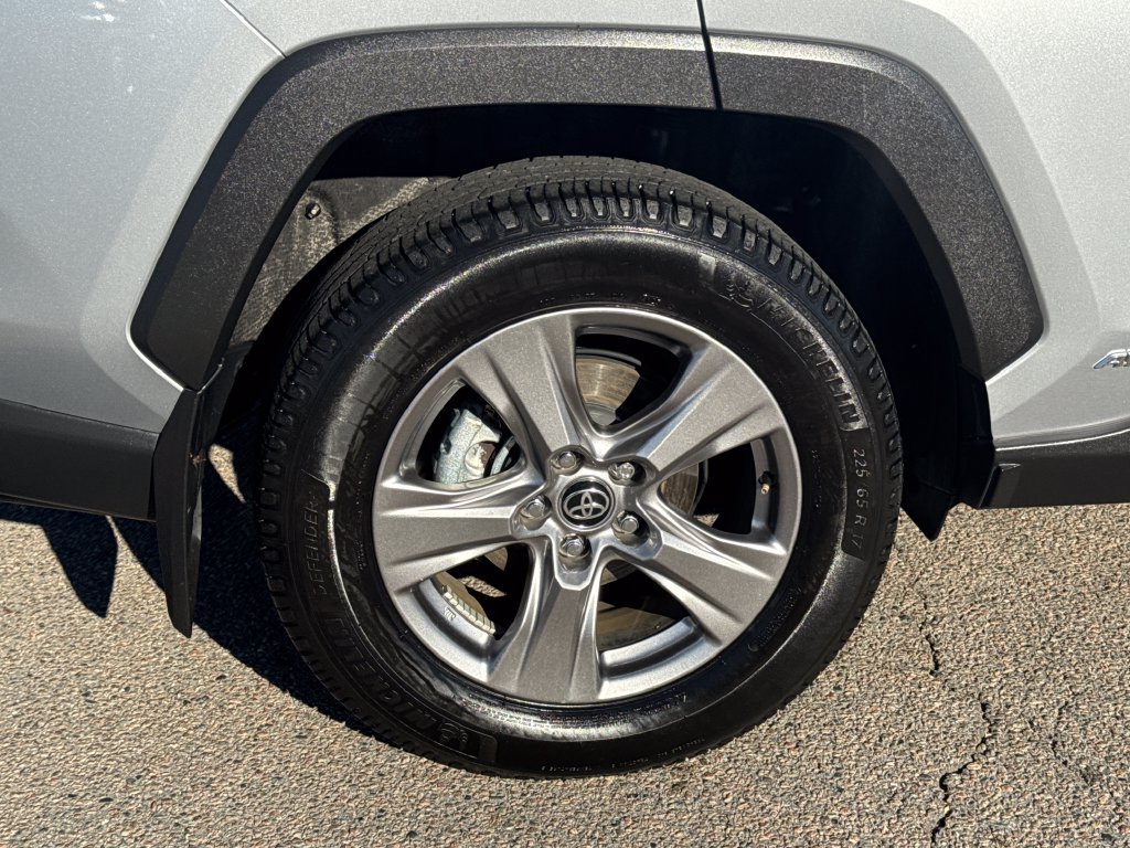 Used 2025 Silver Toyota XLE image 40