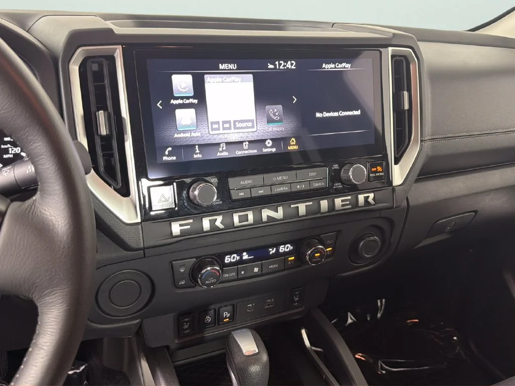 Used 2025 White Nissan Crew Cab SV 4x2 image 23