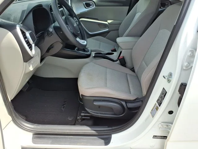Used 2022 White Kia LX image 16