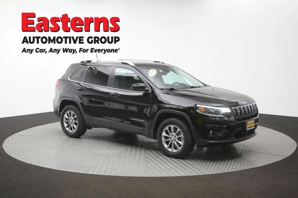 Used 2021 Black Jeep Latitude Plus image 48