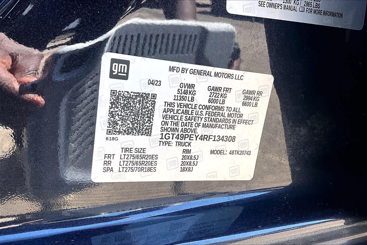 Used 2024 Titanium Rush Metallic GMC AT4 image 37