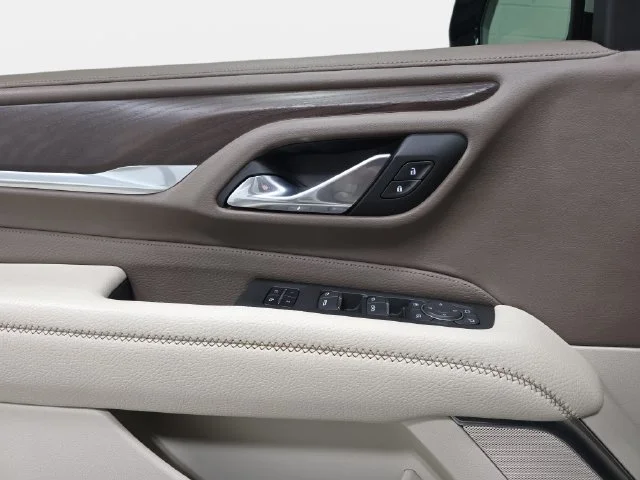 Used 2021 White GMC Denali image 27