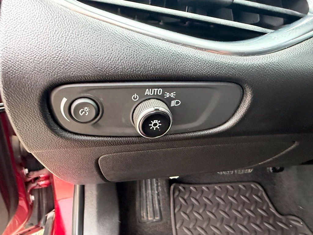 Used 2018 Red Chevrolet LT image 14