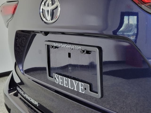 Certified Used 2022  Toyota XLE image 27