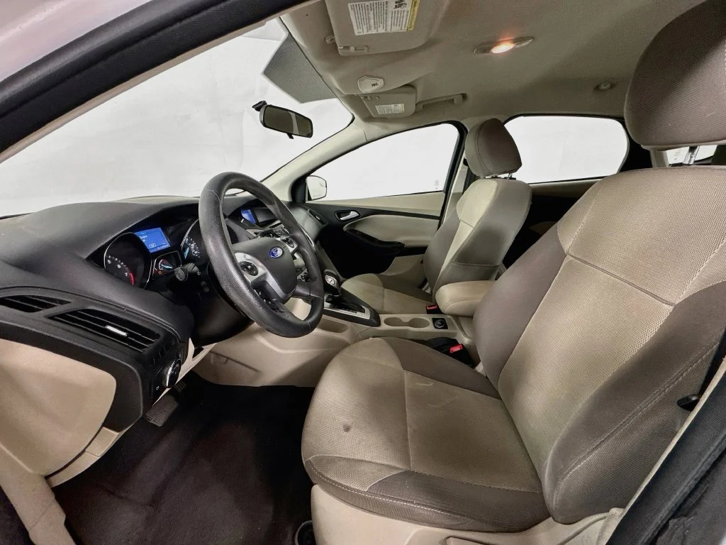 Used 2014 Oxford White Ford SE image 23