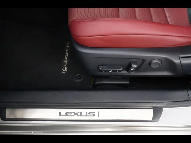 Used 2018 Silver Lexus 300 image 14