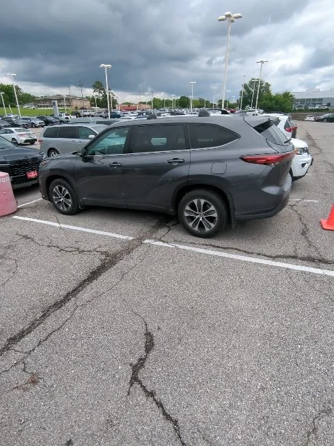 Used 2022 Gray Toyota XLE image 2