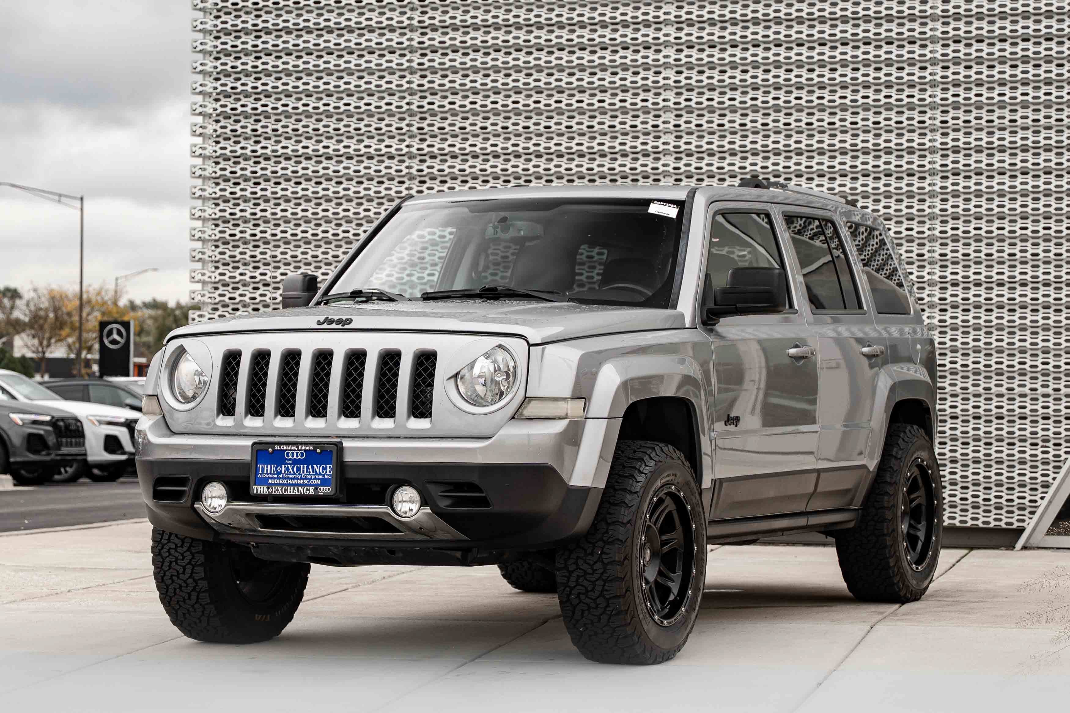 Used 2017 Billet Silver Metallic Clearcoat Jeep High Altitude image 7