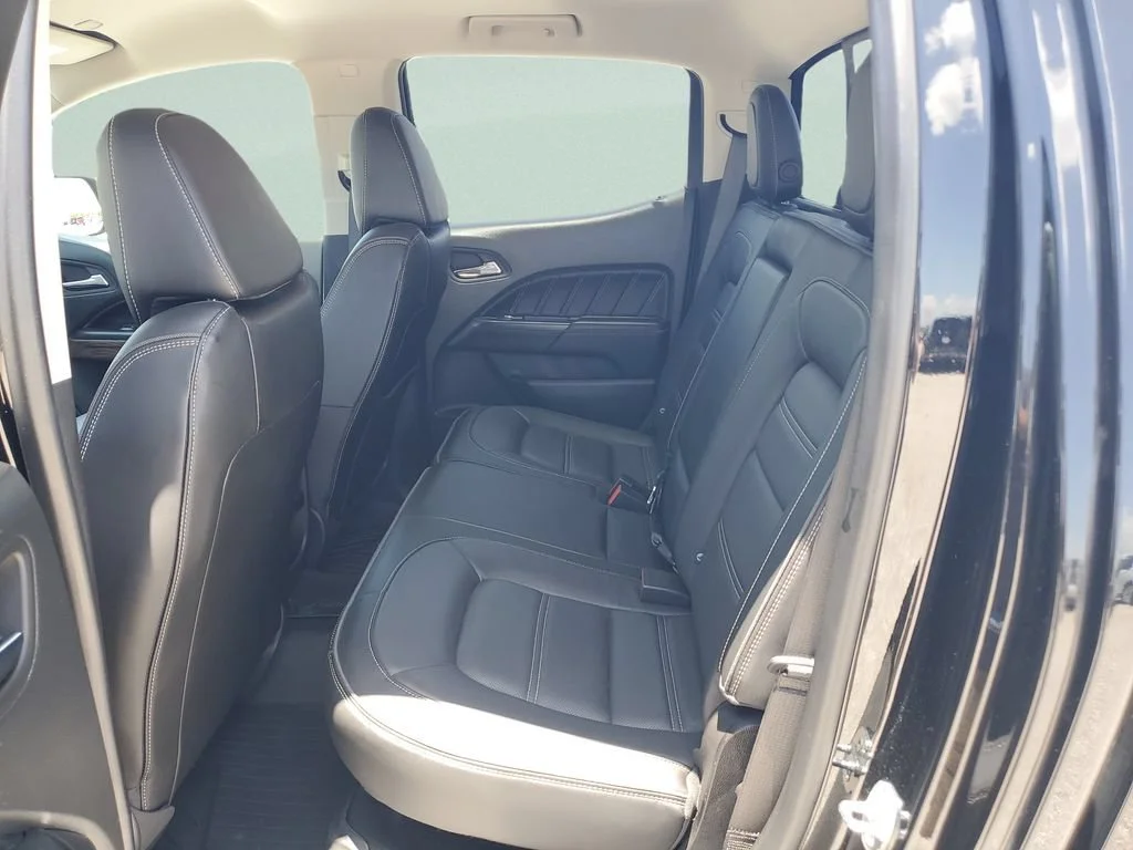 Used 2022 Onyx Black GMC Denali image 10