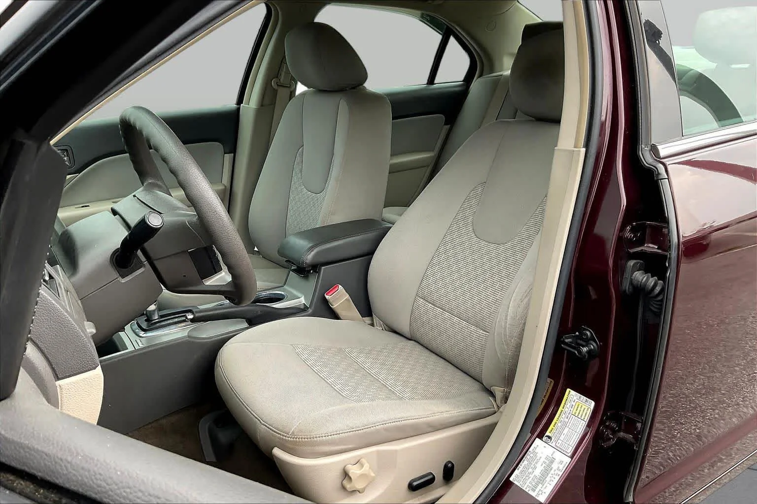 Pre-Owned 2011 Ford Fusion SE