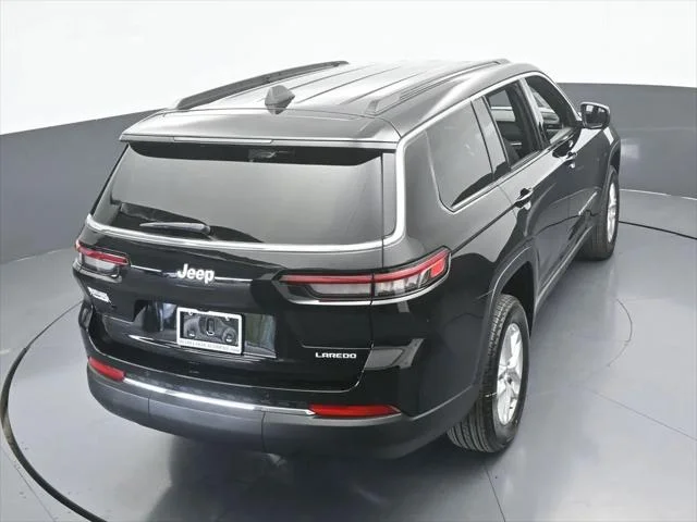 New 2026 Diamond Black Crystal Pearl-Coat Exterior Paint Jeep Laredo image 47