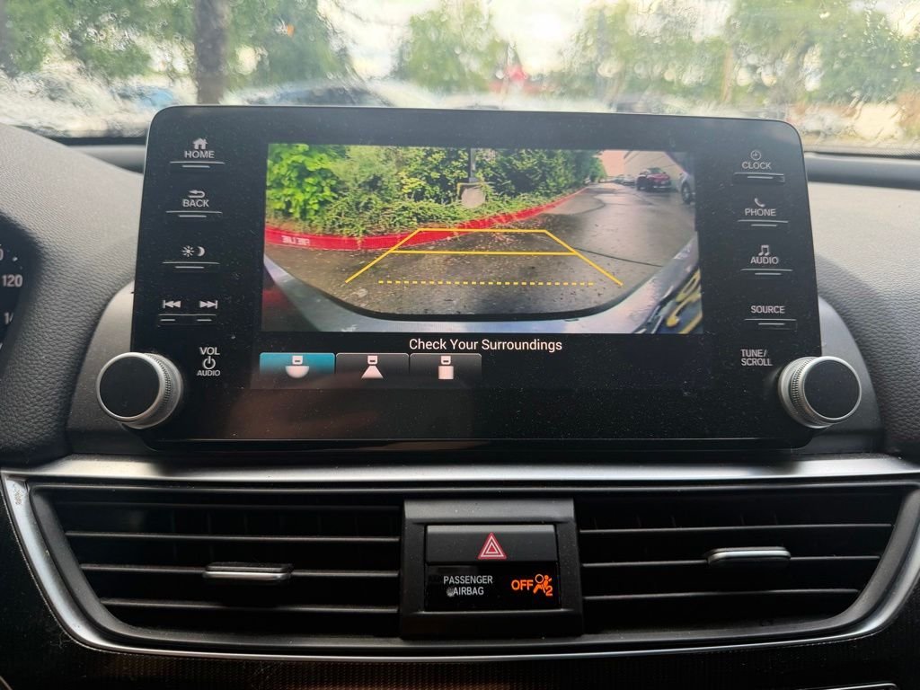 Used 2018  Honda Sport image 21