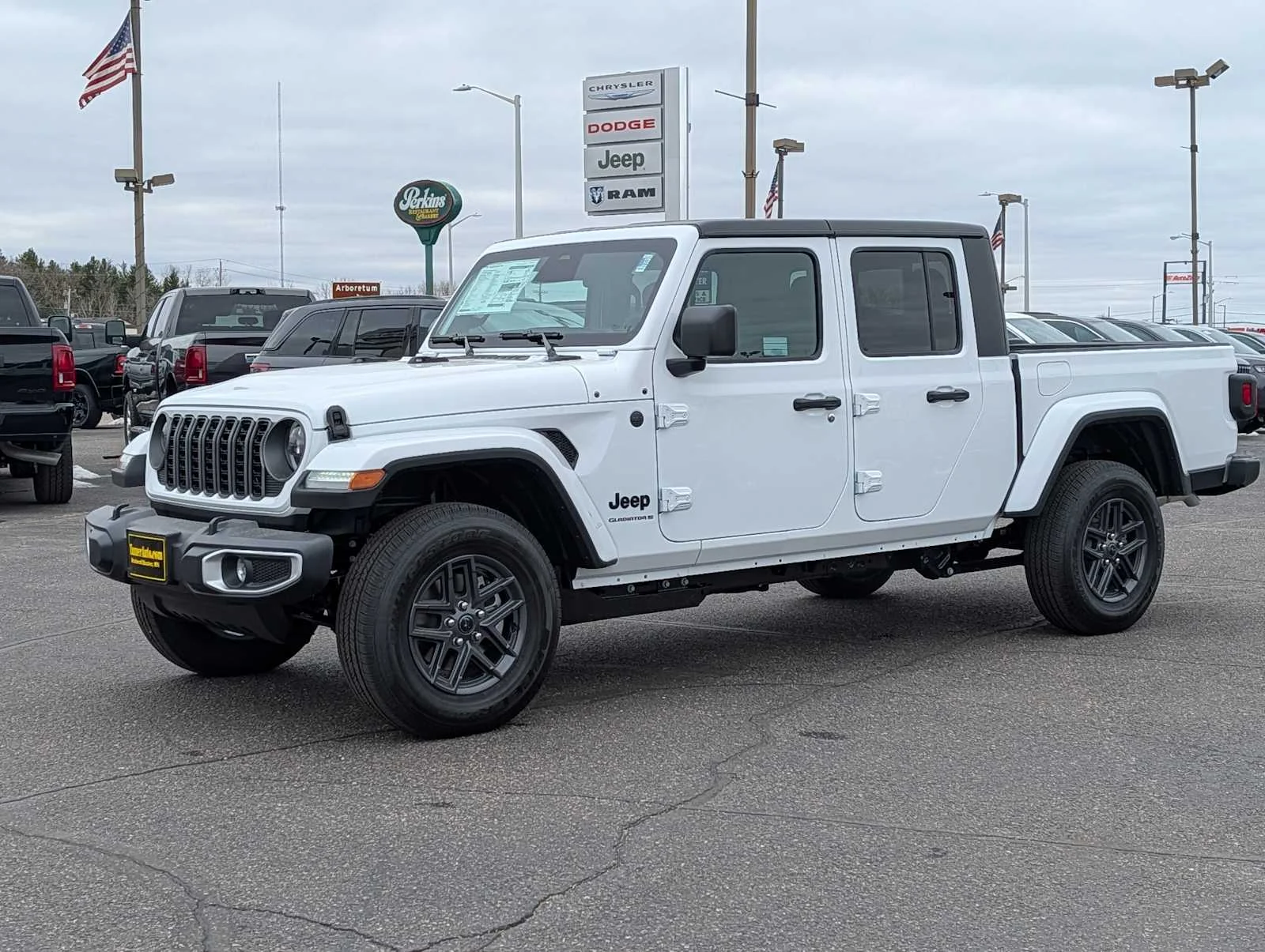 New 2026 Bright White Clear-Coat Exterior Paint Jeep Sport S image 3