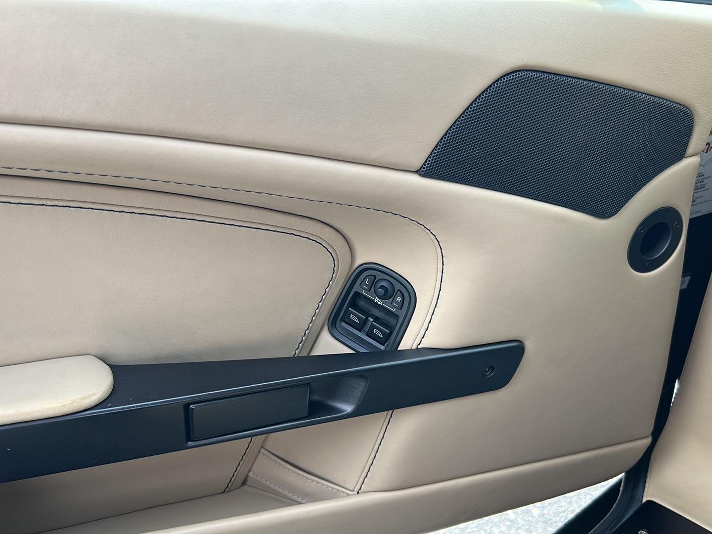 2008 Aston Martin V8 Vantage Roadster SPORTSHIFT Base - Photo 10
