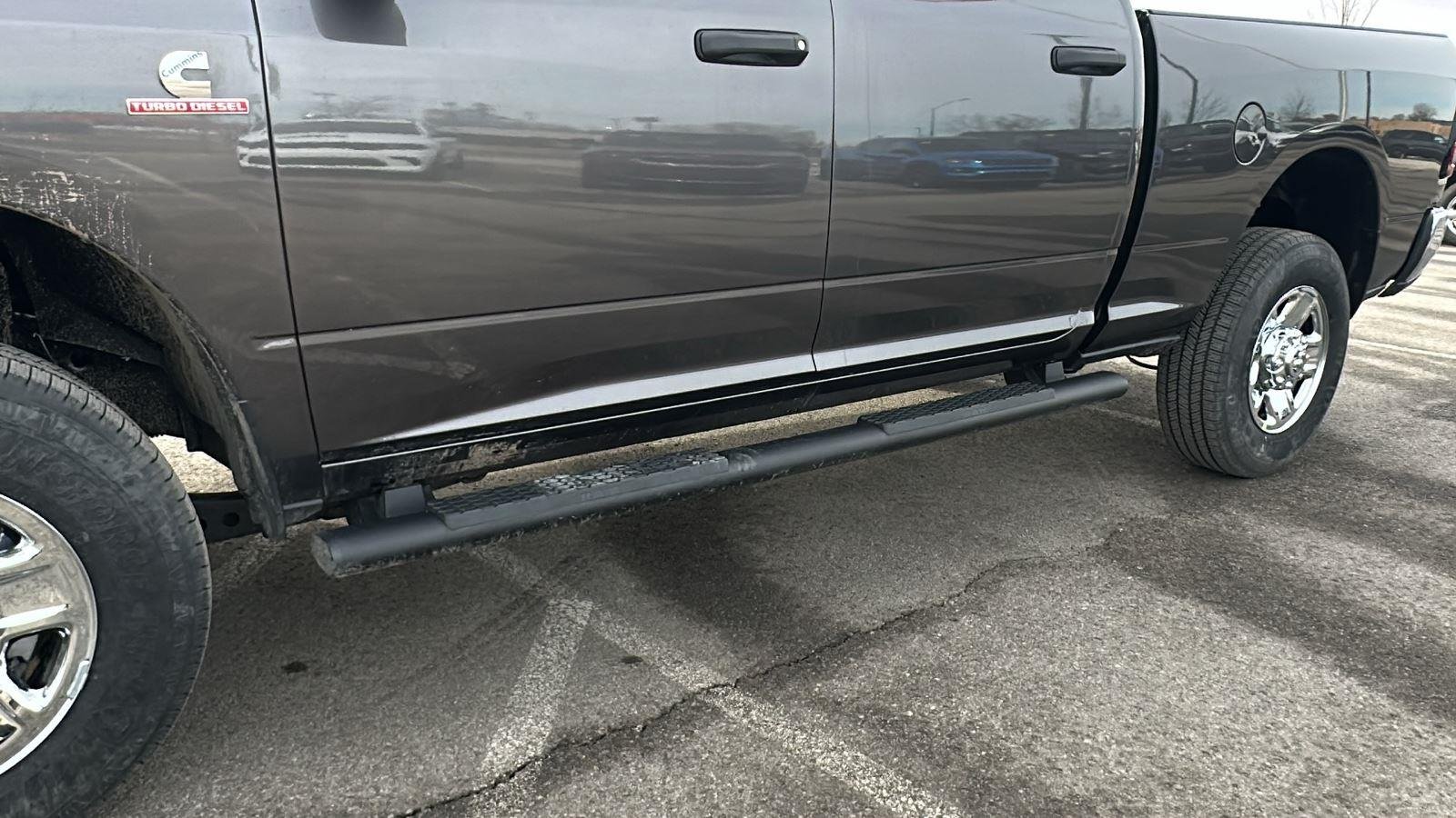 New 2026 Granite Crystal Metallic Clear-Coat Exterior Paint RAM Tradesman image 10