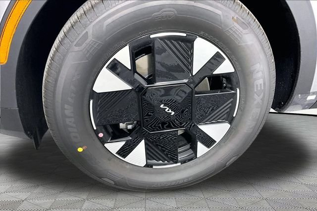 New 2026 Steel Gray Kia LX image 13