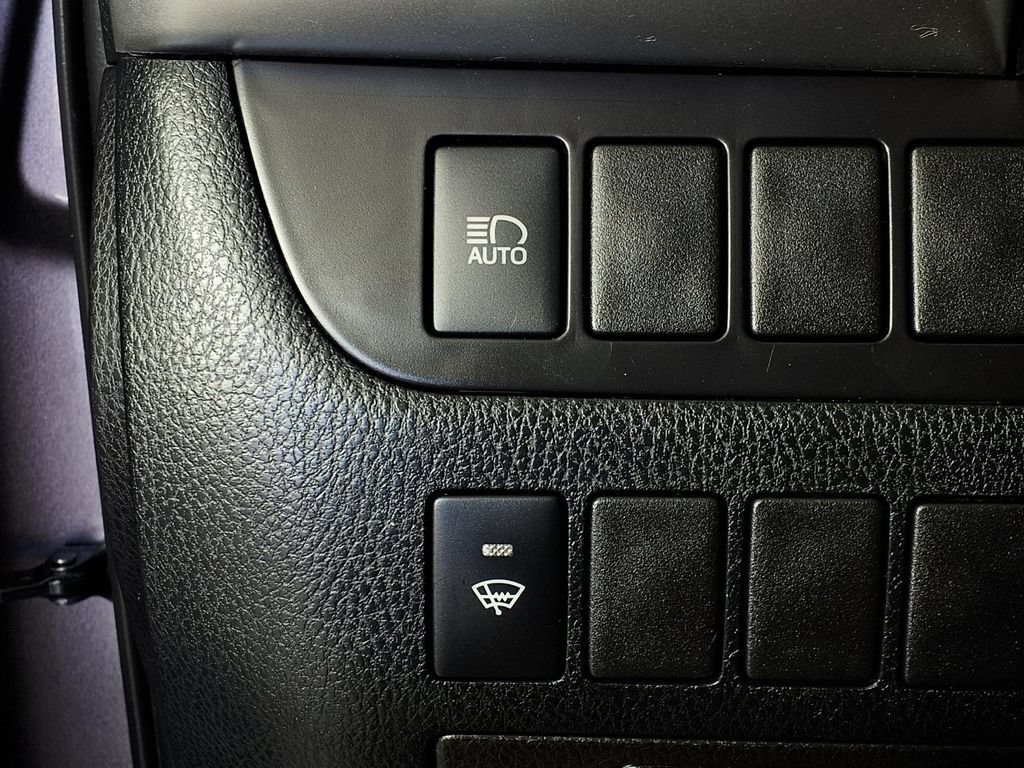 Used 2019 Predawn Gray Mi Toyota LE image 24